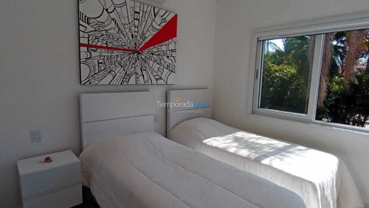 House for vacation rental in São Sebastião (Praia da Baleia)