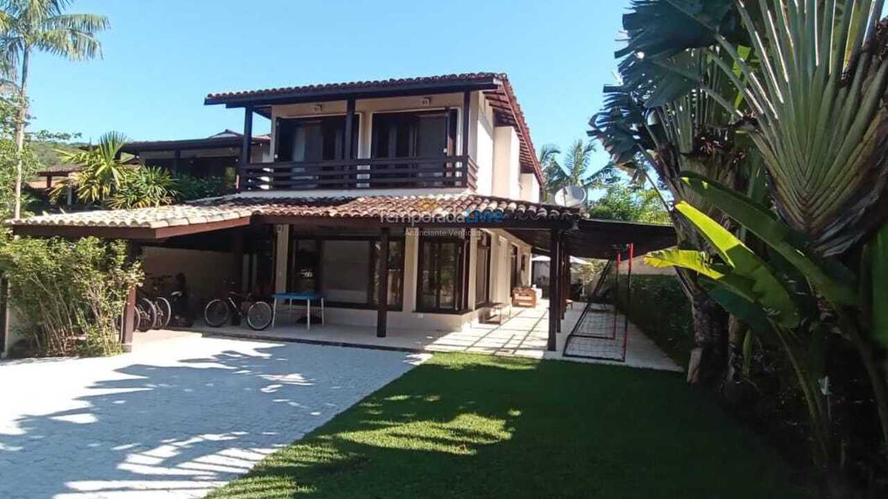 Casa para aluguel de temporada em São Sebastião (Praia da Baleia)