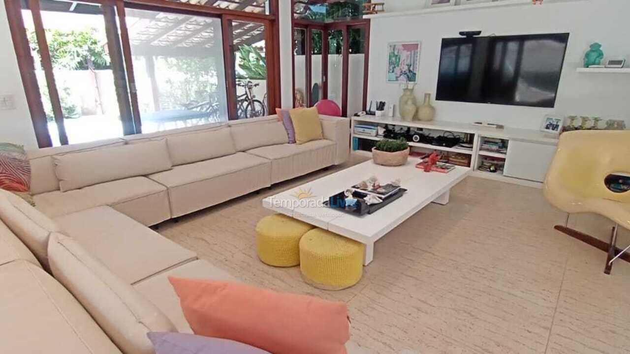 Casa para aluguel de temporada em São Sebastião (Praia da Baleia)