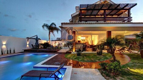 BEAUTIFUL HIGH STANDARD HOUSE WITH POOL 4 SUITES IN MARISCAL