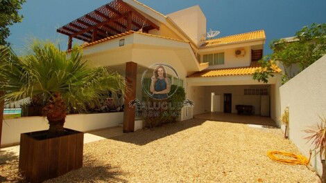 BEAUTIFUL HIGH STANDARD HOUSE WITH POOL 4 SUITES IN MARISCAL