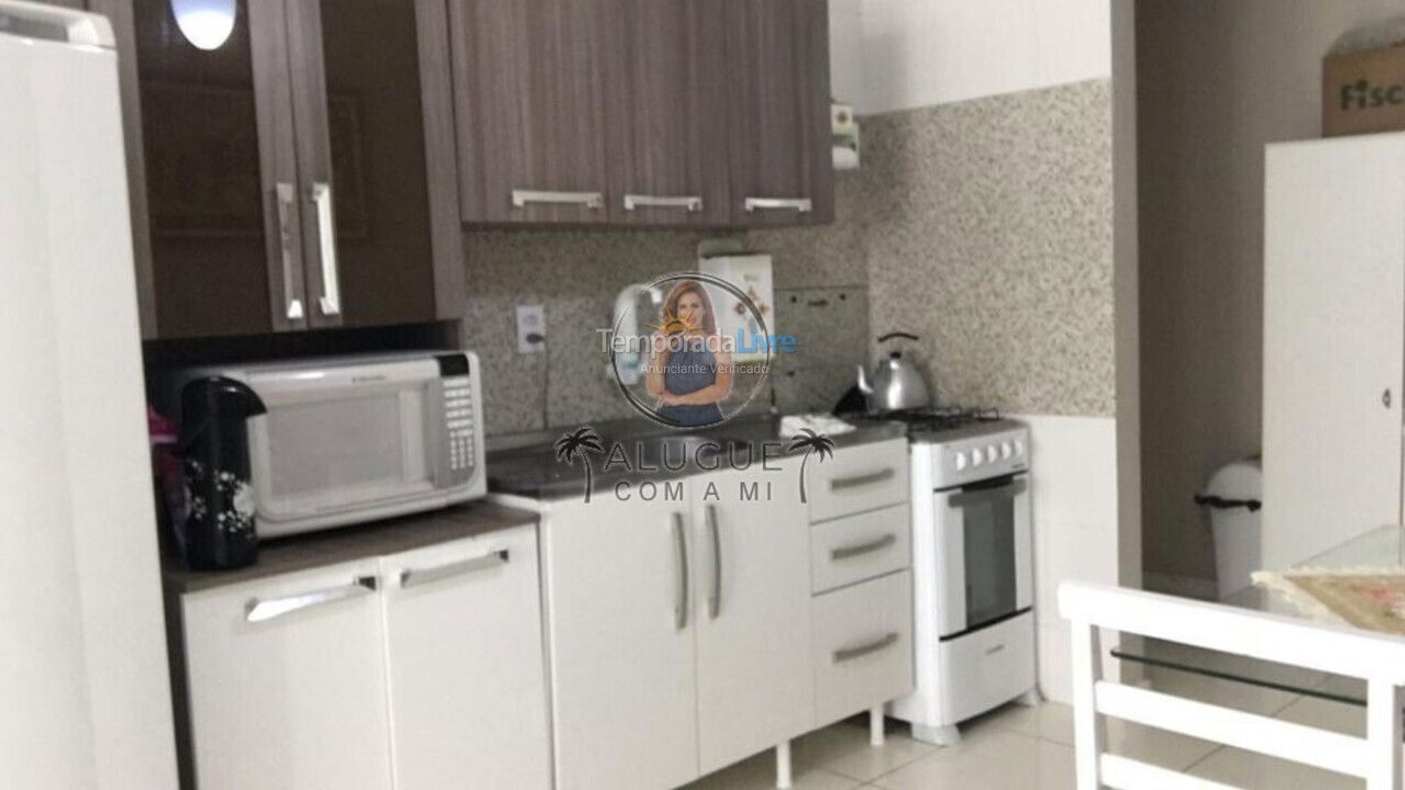 Apartamento para aluguel de temporada em Itapema (Meia Praia)