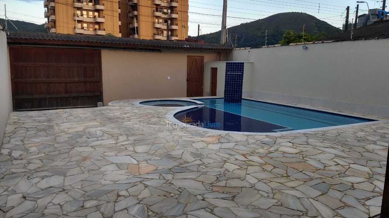 House for vacation rental in Caraguatatuba (Martin de Sá)