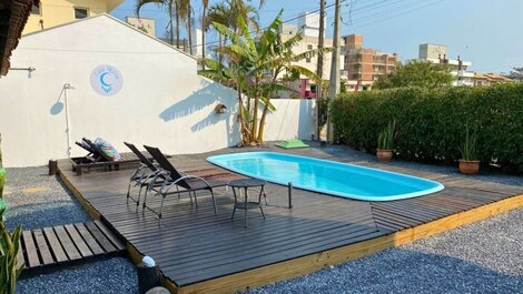 CASA CONTAINER COM 07 DORMITÓRIOS - 250m DO MAR - COM PISCINA