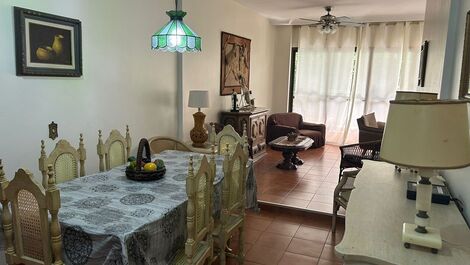 Precioso apartamento en la playa Pitangueiras, en Guarujá para la temp