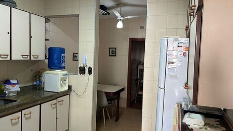 Precioso apartamento en la playa Pitangueiras, en Guarujá para la temp