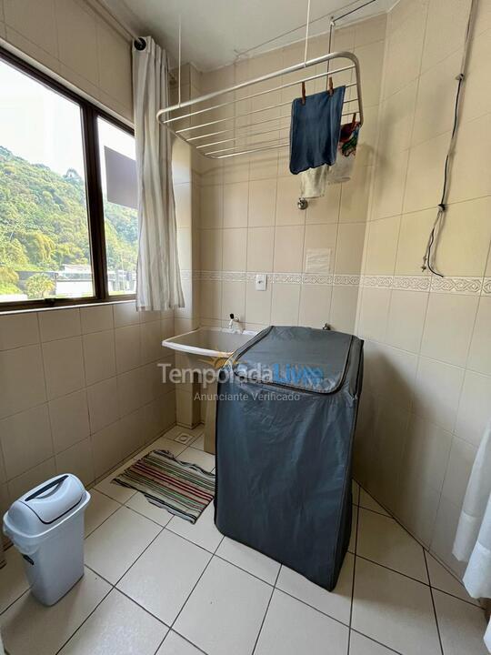 Apartamento para aluguel de temporada em Itapema (Meia Praia)