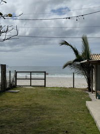 Beachfront house with pool - Ingleses