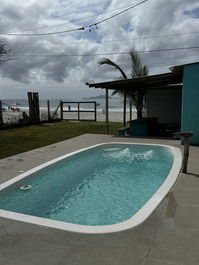 Beachfront house with pool - Ingleses