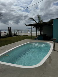 Beachfront house with pool - Ingleses