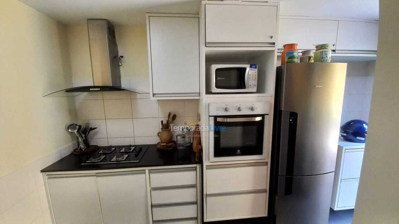 Apartamento para aluguel de temporada em Camaçari (Praia de Itacimirim)