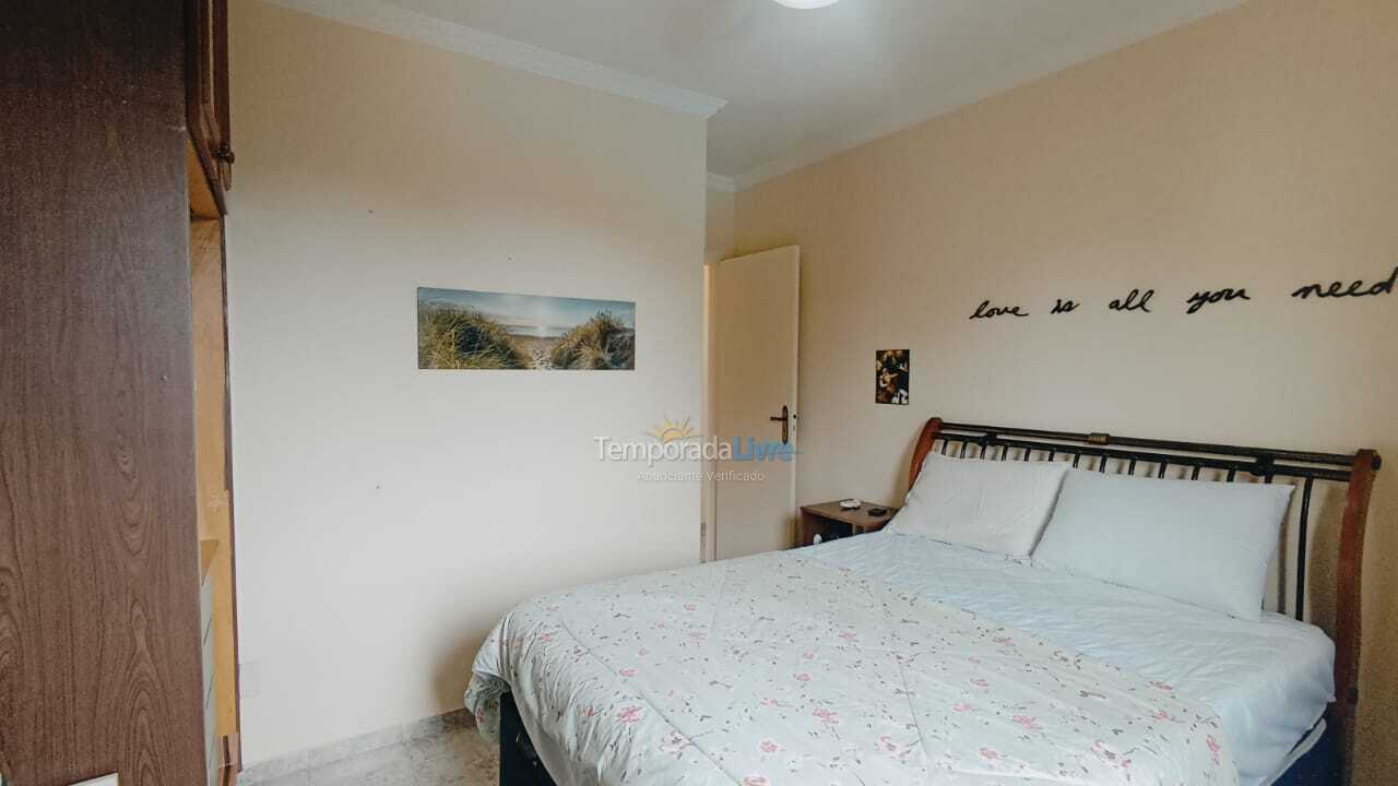 Apartamento para aluguel de temporada em Ubatuba (Praia das Toninhas)