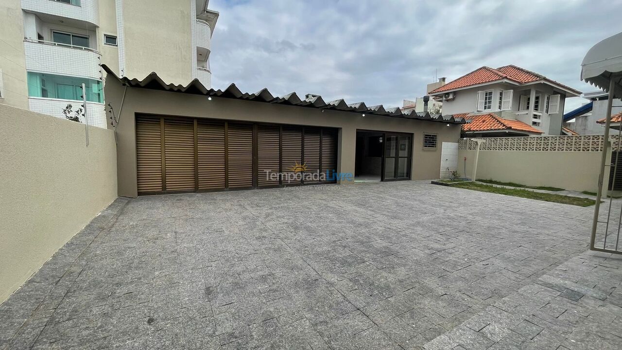 Casa para aluguel de temporada em Florianopolis (Canasvieiras)