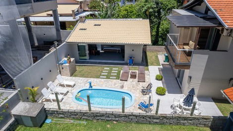 Casa com piscina a 200 metros do mar na praia de Mariscal