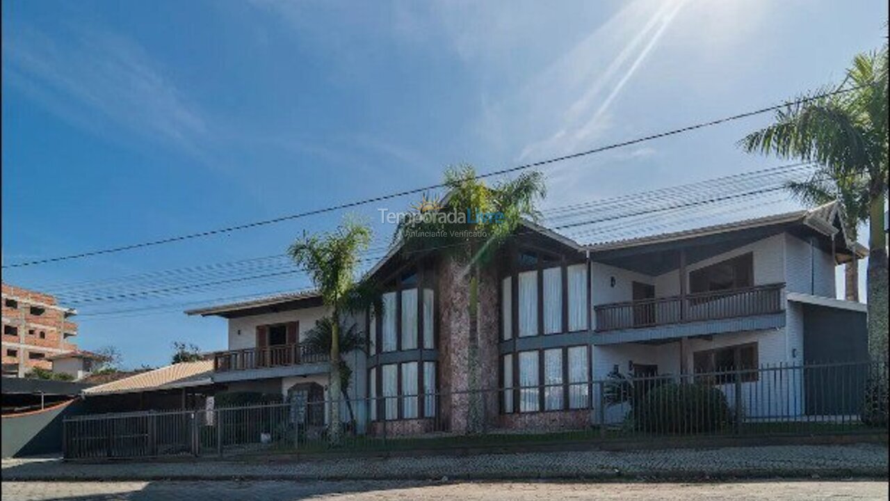 Casa para alquiler de vacaciones em Bombinhas (Praia de Bombinhas)