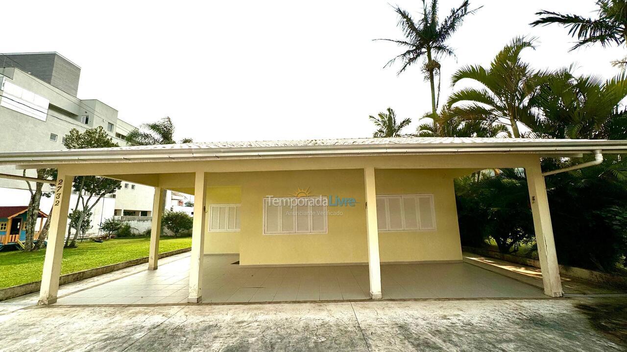 Casa para aluguel de temporada em Bombinhas (Mariscal)