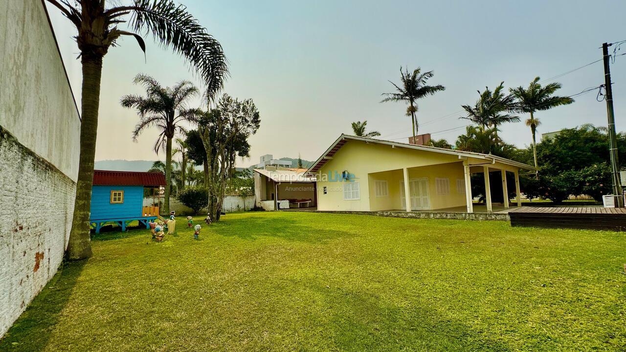 Casa para alquiler de vacaciones em Bombinhas (Mariscal)