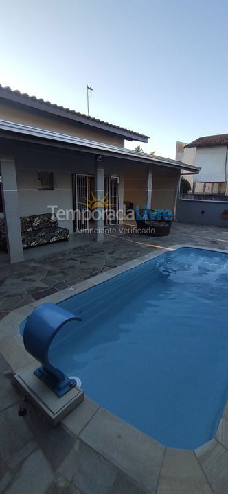 House for vacation rental in Itapoá (Balneário Cambiju)