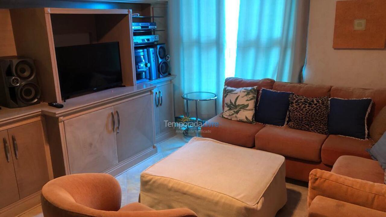 Apartamento para aluguel de temporada em Ubatuba (Praia Grande)