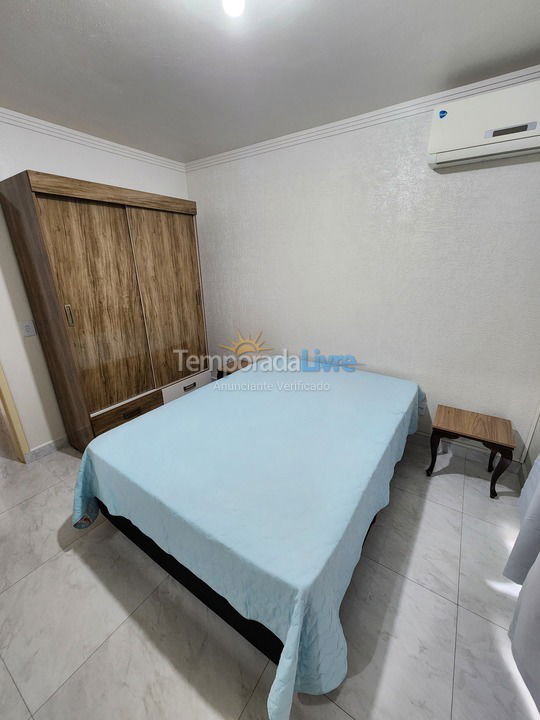 Apartamento para aluguel de temporada em Itapema (Meia Praia)