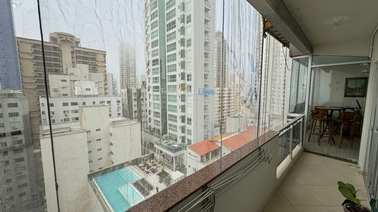 Apartamento para aluguel de temporada em Balneário Camboriú (Praia Central)