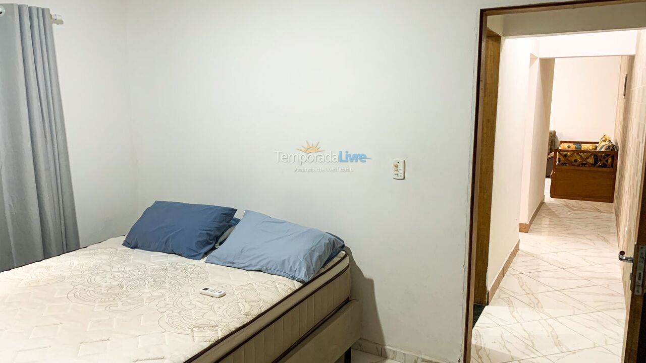 Casa para aluguel de temporada em Ubatuba (Praia das Toninhas)