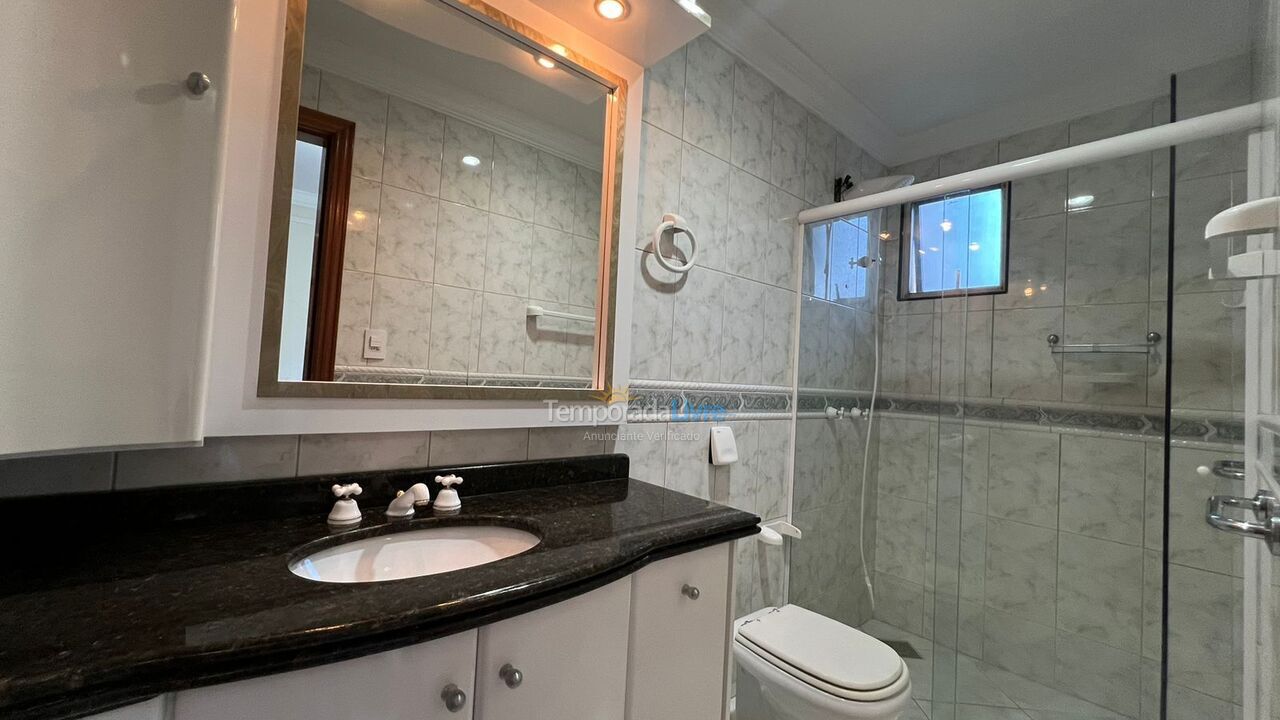 Apartamento para aluguel de temporada em Itapema (Meia Praia)