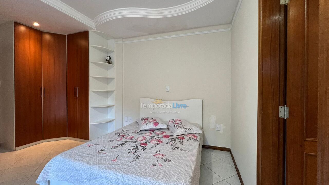 Apartamento para aluguel de temporada em Itapema (Meia Praia)