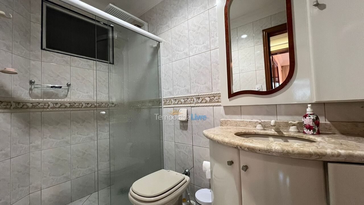Apartamento para aluguel de temporada em Itapema (Meia Praia)