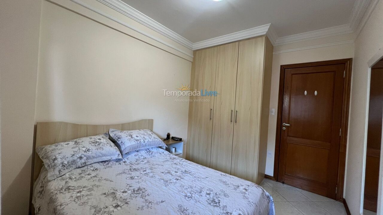 Apartamento para aluguel de temporada em Itapema (Meia Praia)
