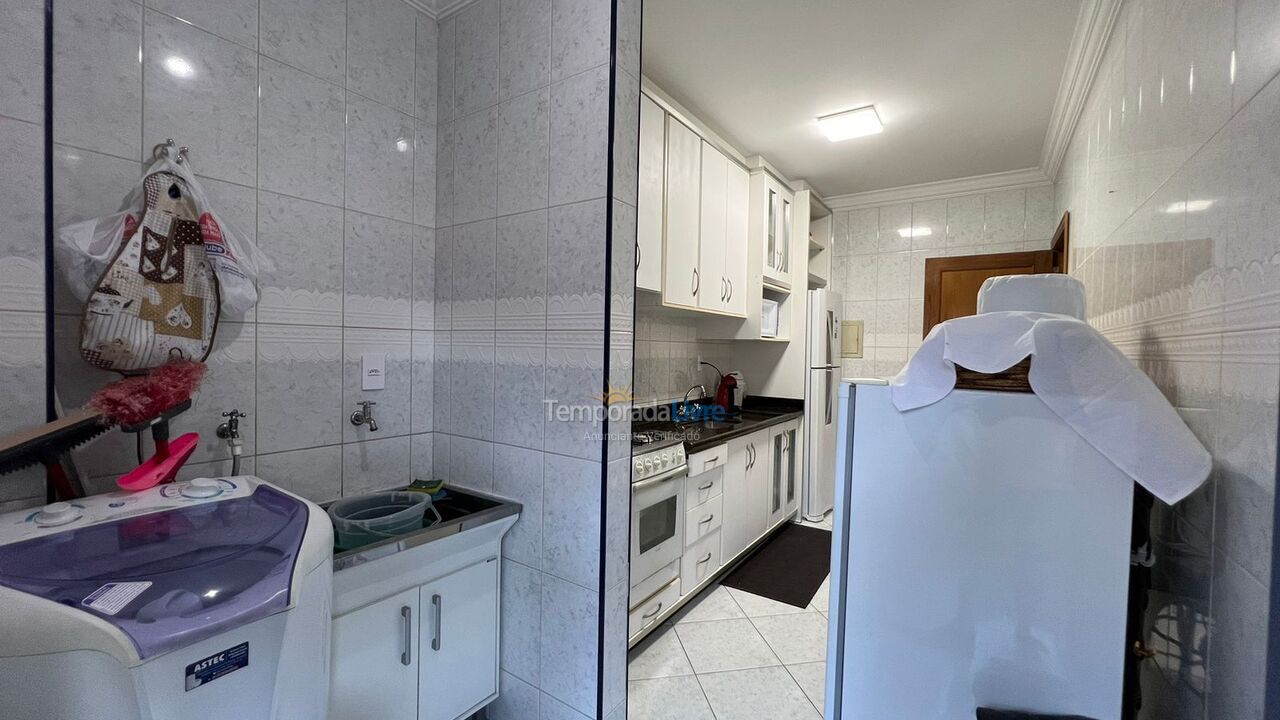 Apartamento para aluguel de temporada em Itapema (Meia Praia)