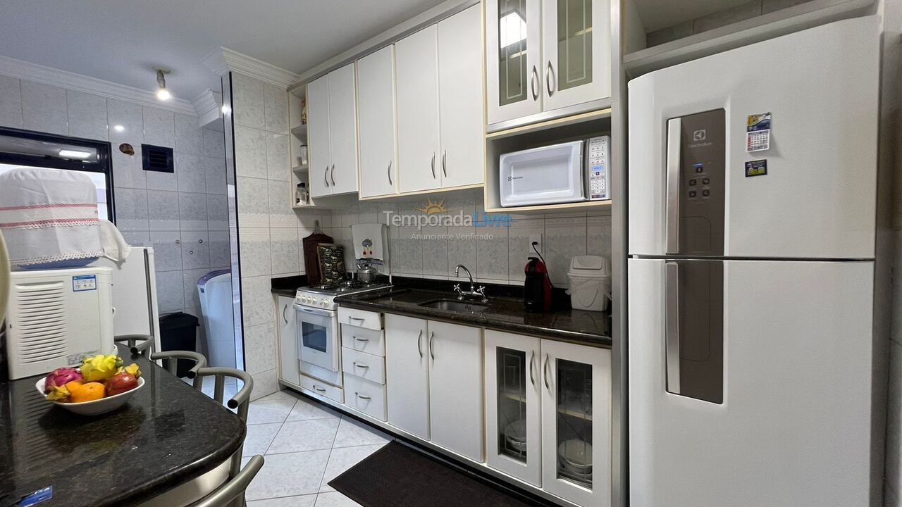 Apartamento para aluguel de temporada em Itapema (Meia Praia)