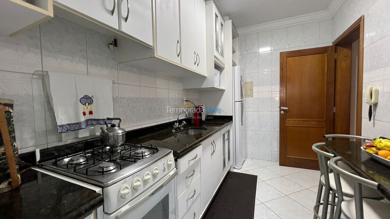 Apartamento para aluguel de temporada em Itapema (Meia Praia)