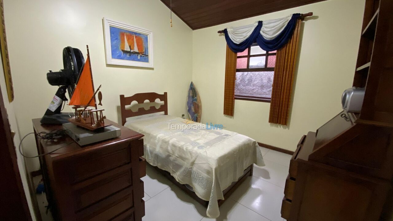 Casa para alquiler de vacaciones em Bertioga (Condominio Morada da Praia)