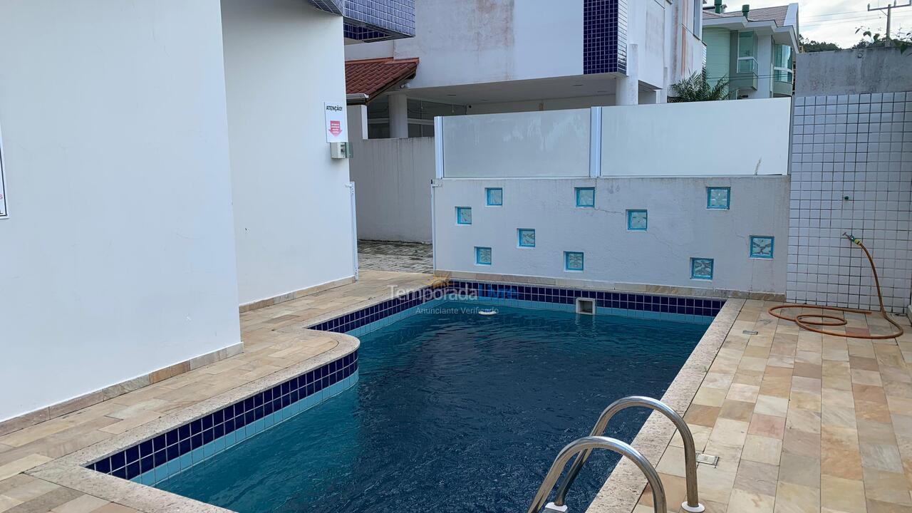 Apartamento para aluguel de temporada em Governador Celso Ramos (Praia de Palmas)