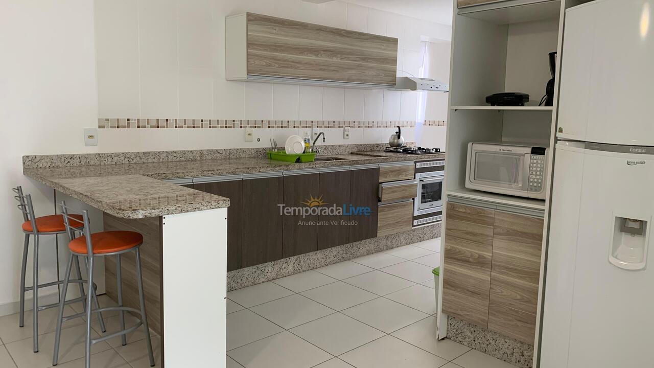 Apartamento para alquiler de vacaciones em Governador Celso Ramos (Praia de Palmas)