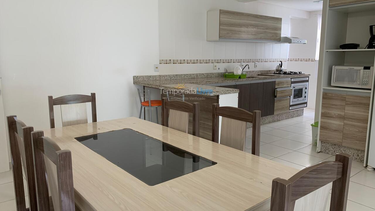 Apartment for vacation rental in Governador Celso Ramos (Praia de Palmas)