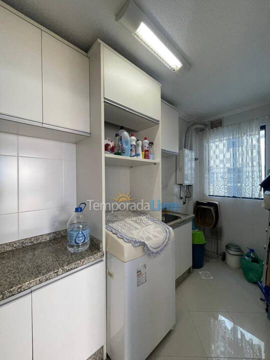 Apartamento para aluguel de temporada em Itapema (Meia Praia)