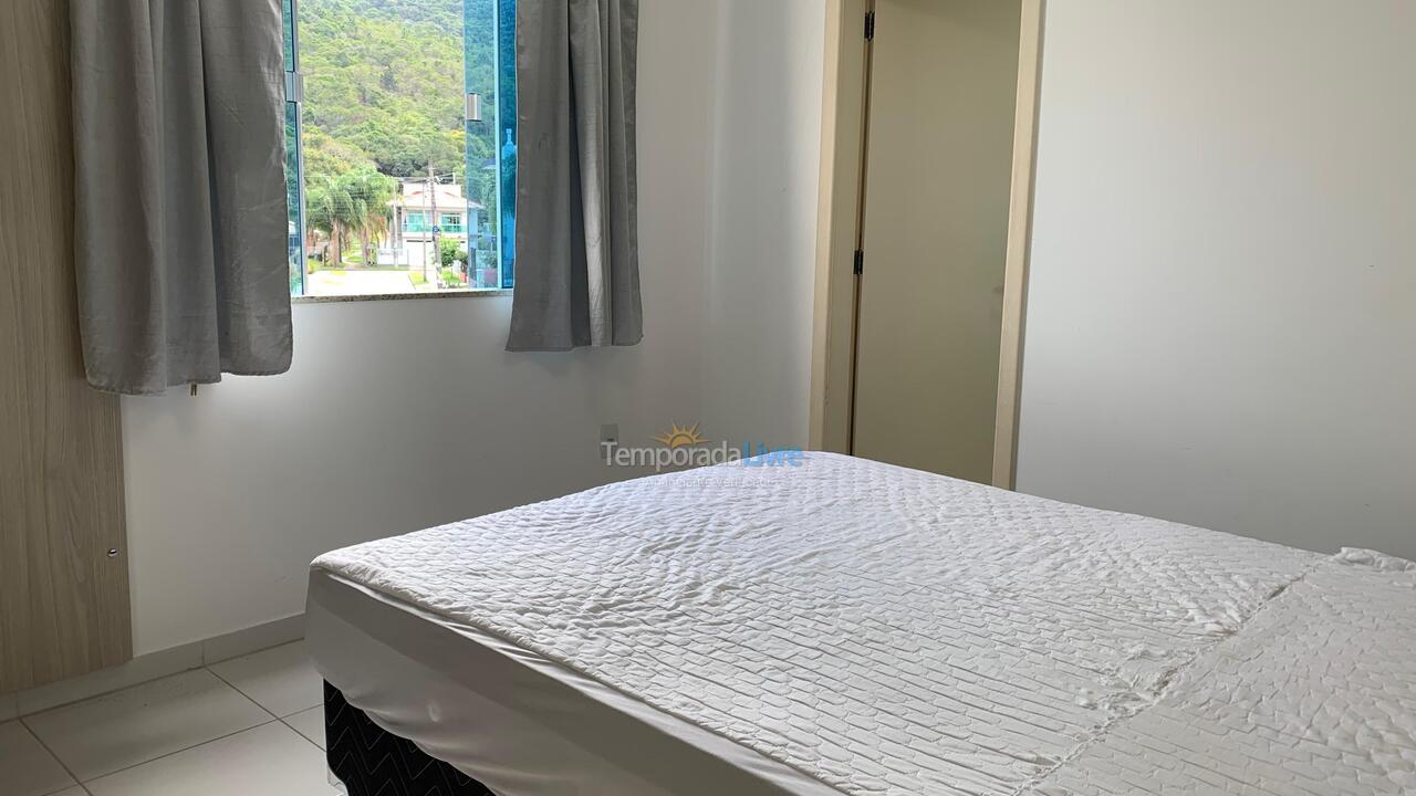 Apartamento para alquiler de vacaciones em Governador Celso Ramos (Praia de Palmas)