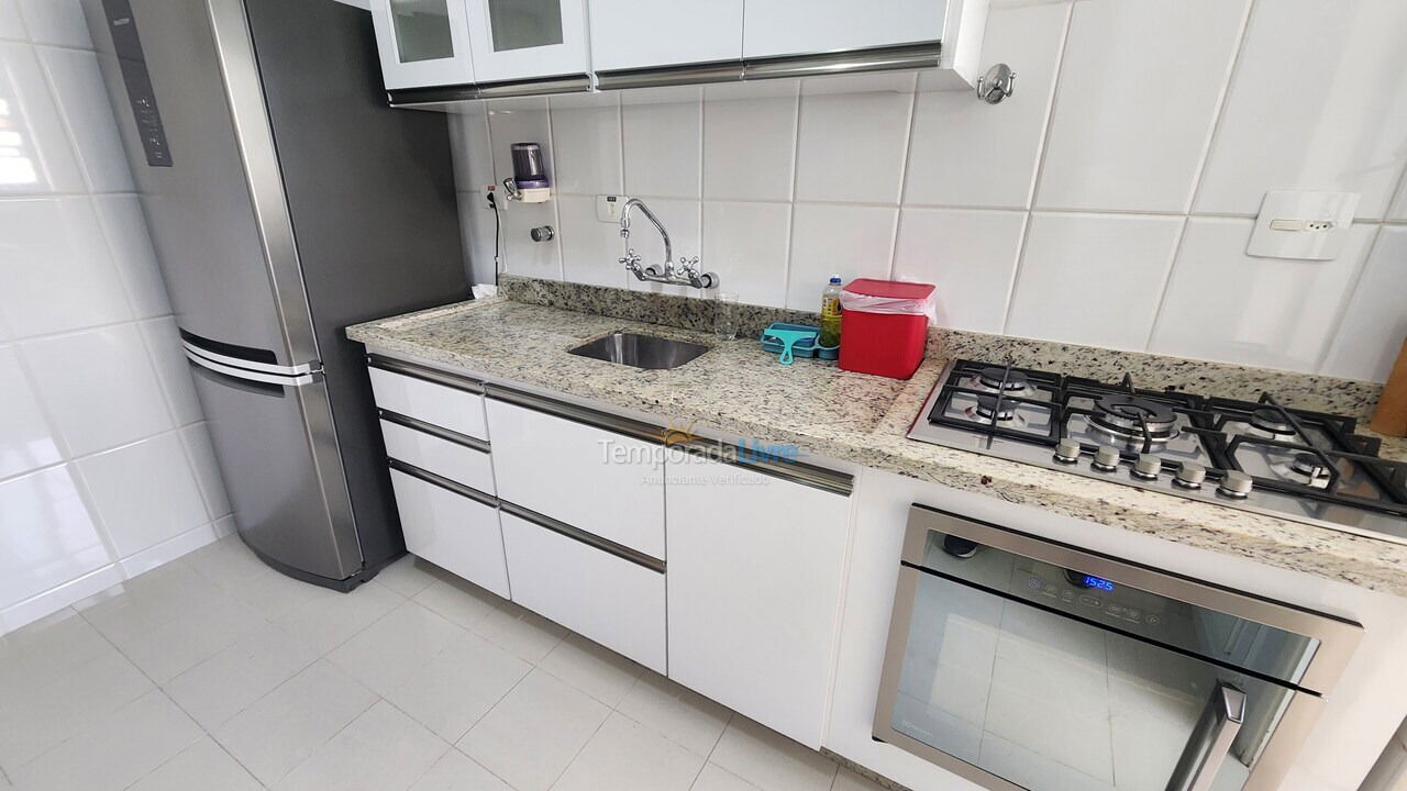 Apartamento para aluguel de temporada em Guarujá (Pitangueiras)