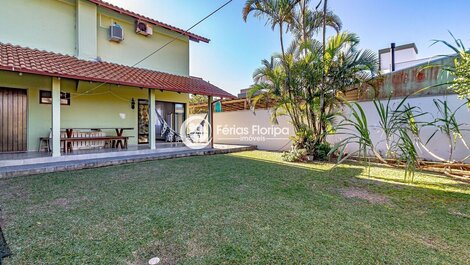 3 Bedroom House just a few steps from Praia dos Açores