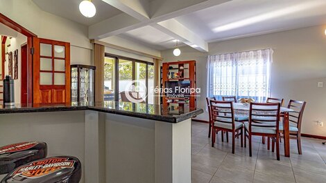 3 Bedroom House just a few steps from Praia dos Açores