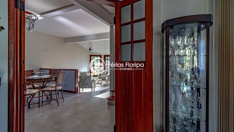 3 Bedroom House just a few steps from Praia dos Açores