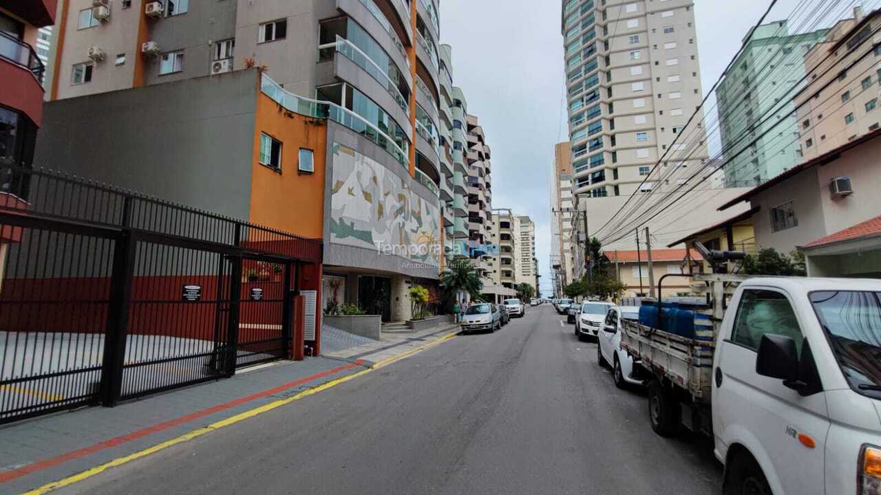 Apartamento para aluguel de temporada em Itapema (Meia Praia)