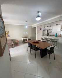 Sala de estar/ jantar e cozinha 