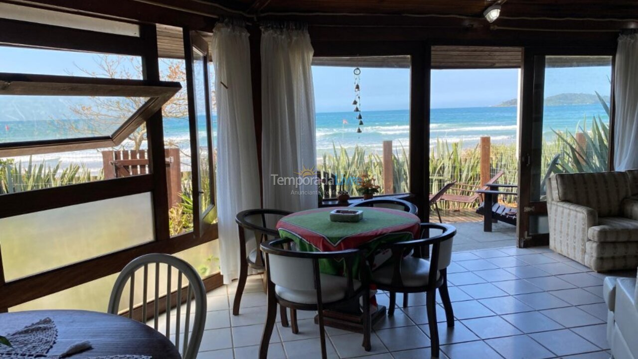 Casa para aluguel de temporada em Bombinhas (Praia de Bombas)