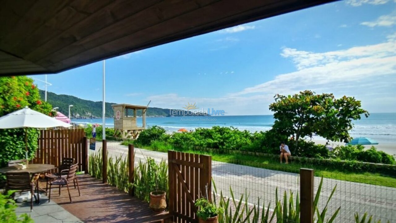 Casa para aluguel de temporada em Bombinhas (Praia de Bombas)