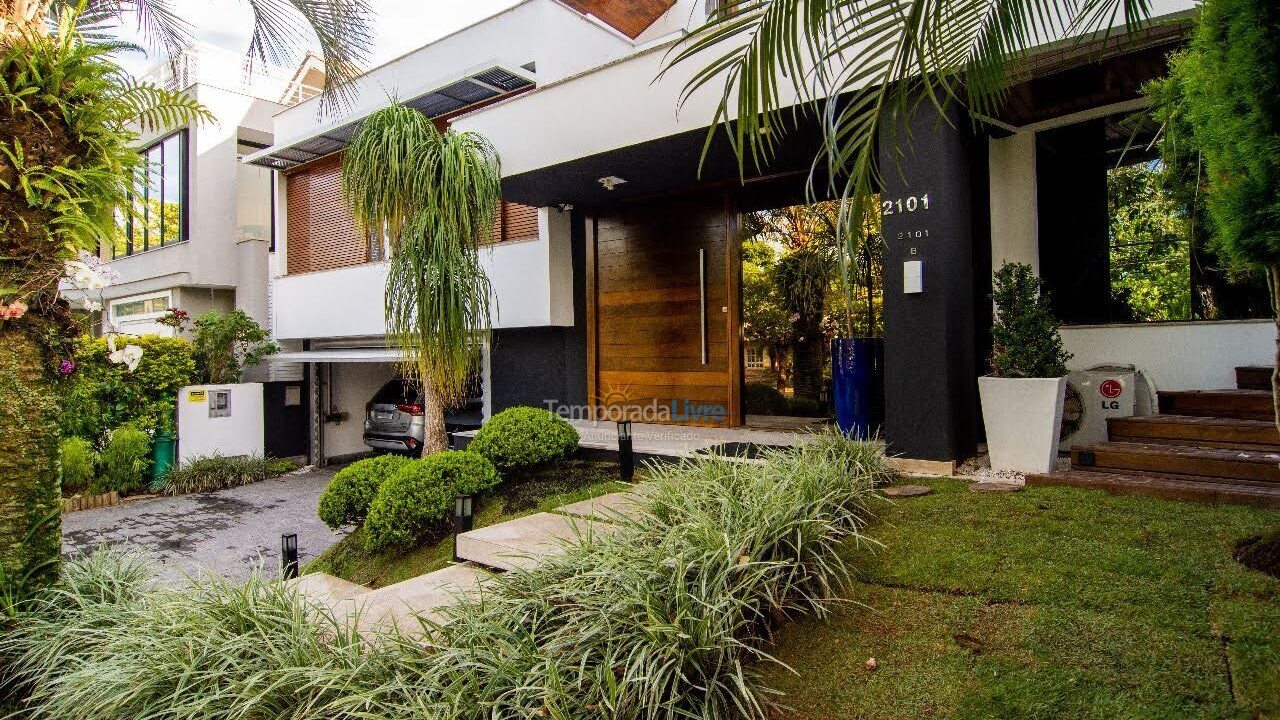 House for vacation rental in Florianopolis (Jurerê Internacional)