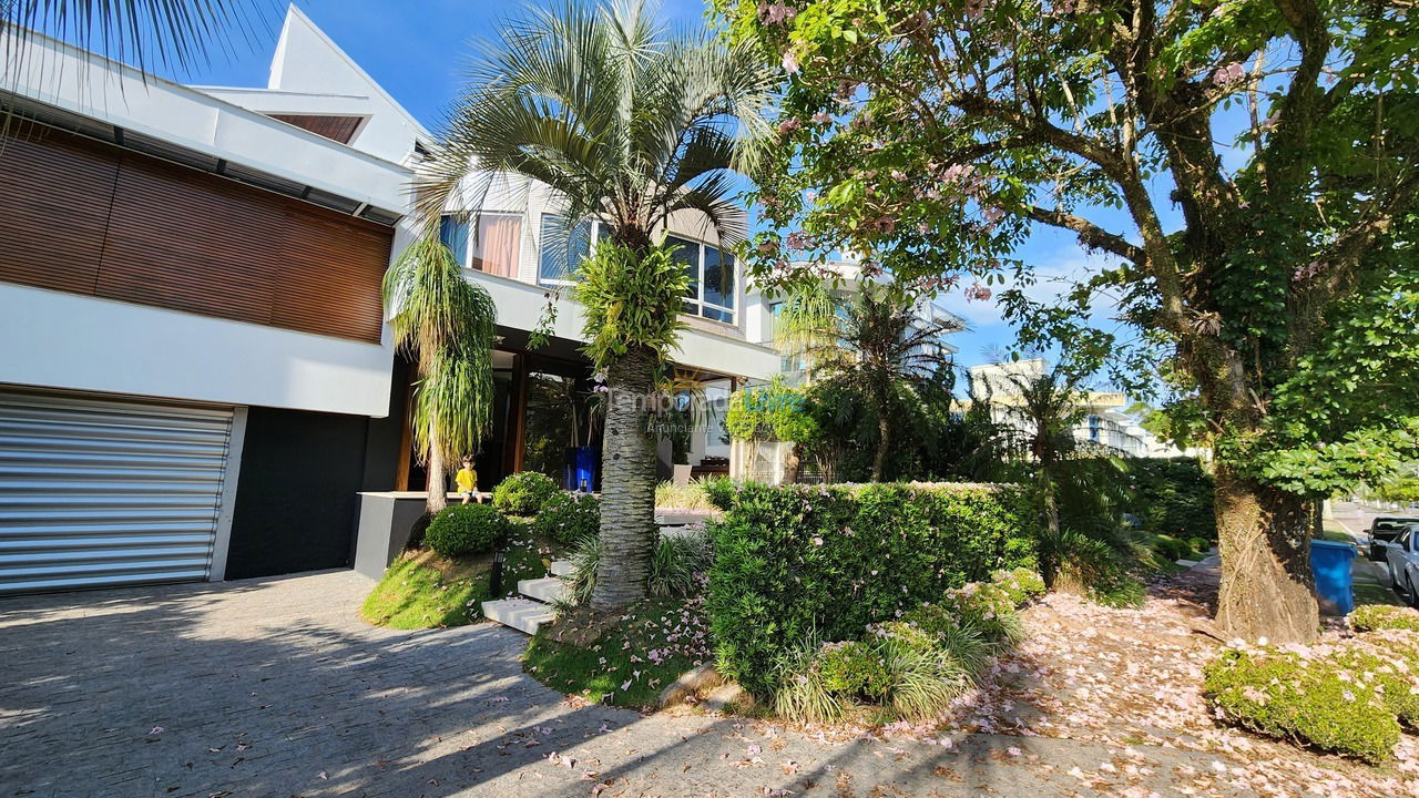 Casa para aluguel de temporada em Florianopolis (Jurerê Internacional)