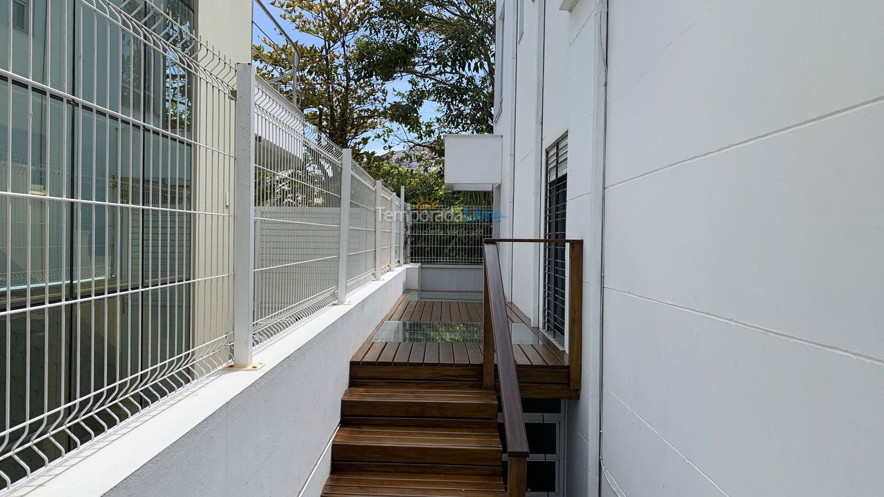 Casa para aluguel de temporada em Florianopolis (Jurerê Internacional)